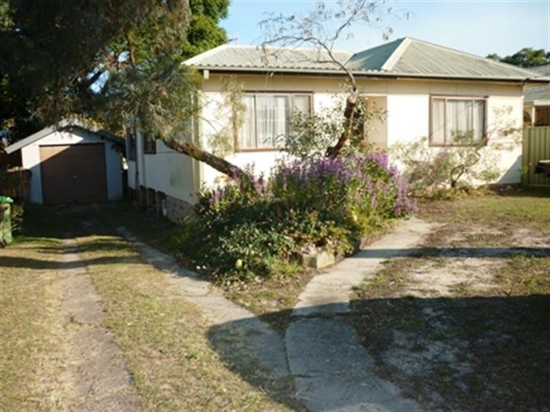 24 McEvoy Avenue, Umina Beach NSW 2257