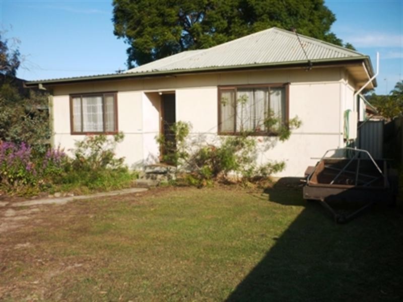 24 McEvoy Avenue, Umina Beach NSW 2257