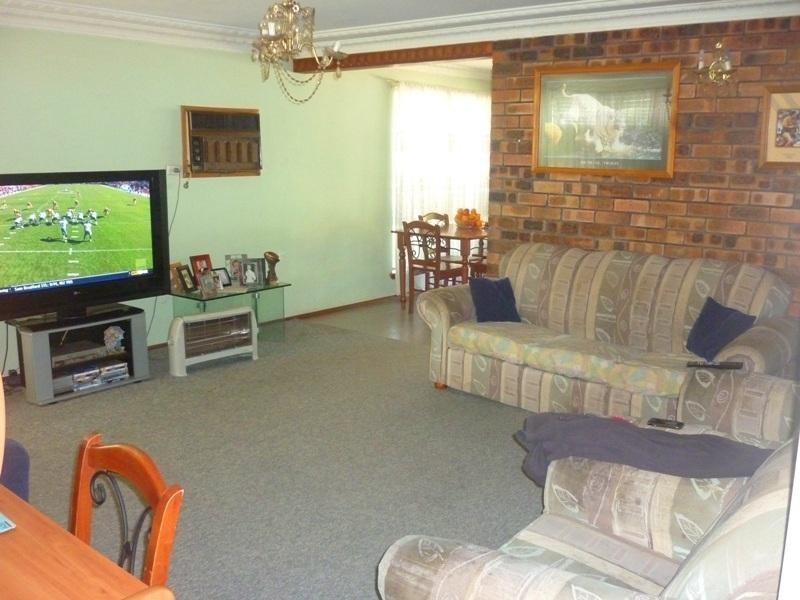 1 Lens Avenue, Umina Beach NSW 2257