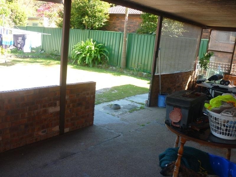 1 Lens Avenue, Umina Beach NSW 2257