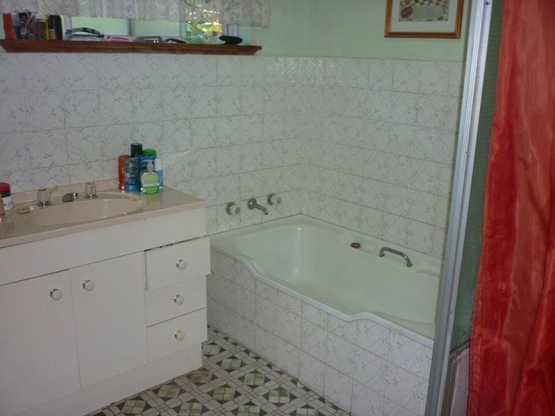 1 Lens Avenue, Umina Beach NSW 2257