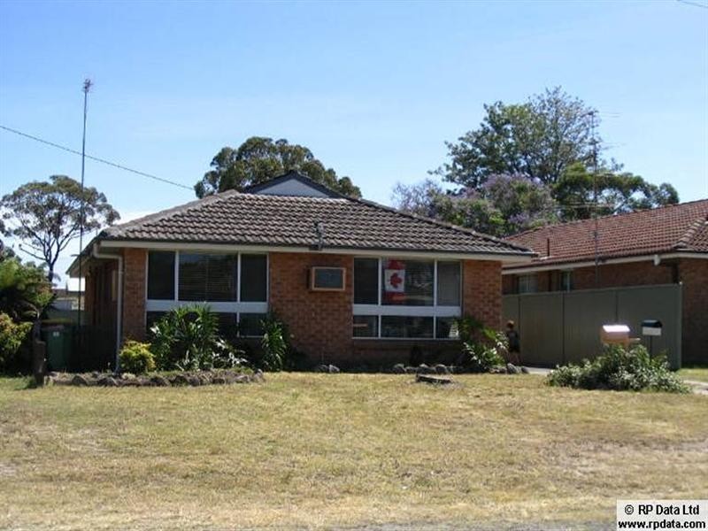 19 MACKENZIE Avenue, Woy Woy NSW 2256