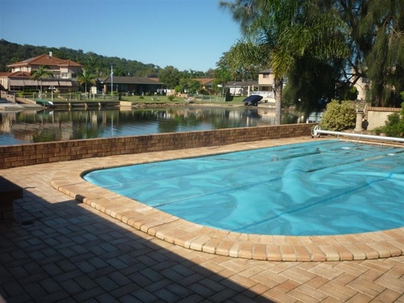 11 Nautilus Crescent, St Huberts Island NSW 2257