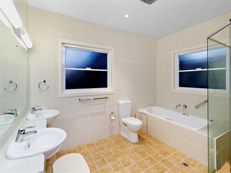 4 Tor Close, Umina Beach NSW 2257