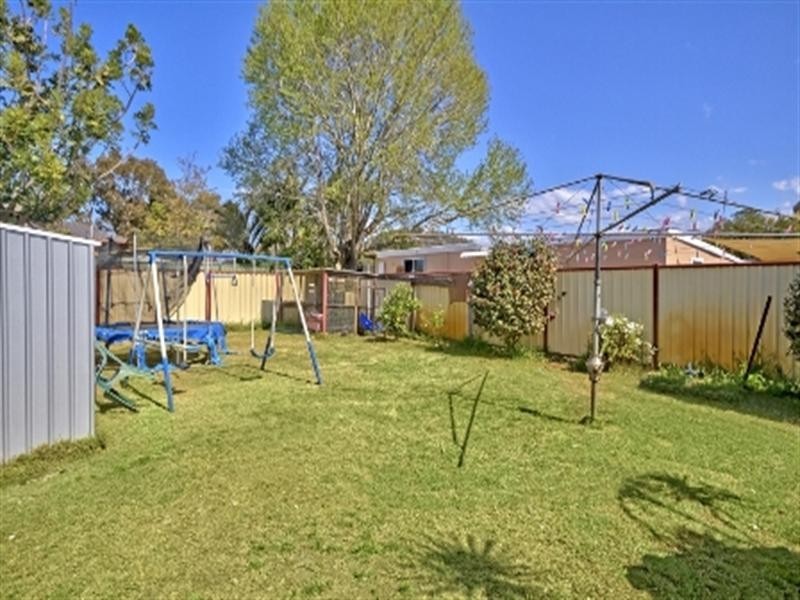 54 Dunalban Avenue, Woy Woy NSW 2256
