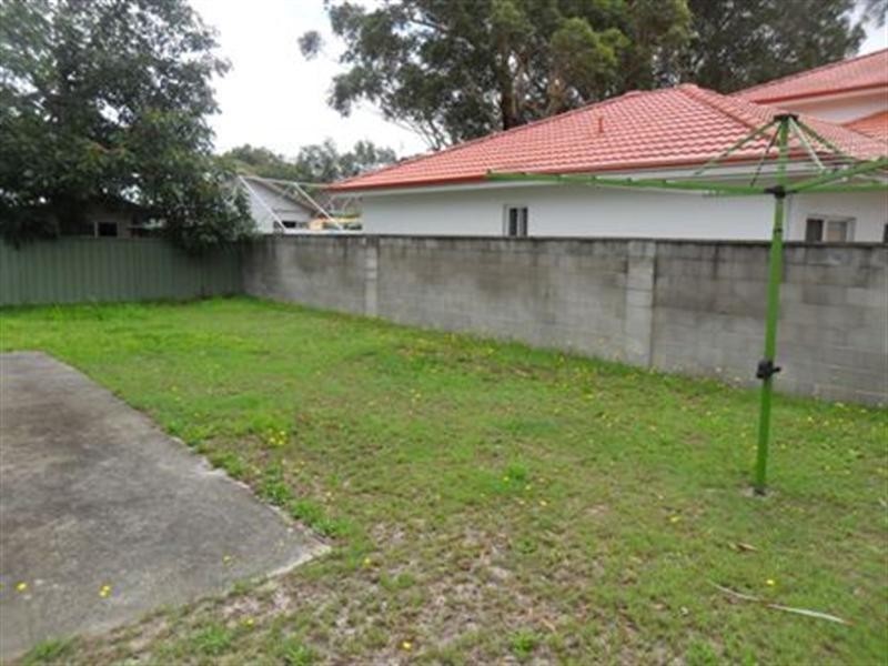 2/25 Gallipoli Avenue, Woy Woy NSW 2256
