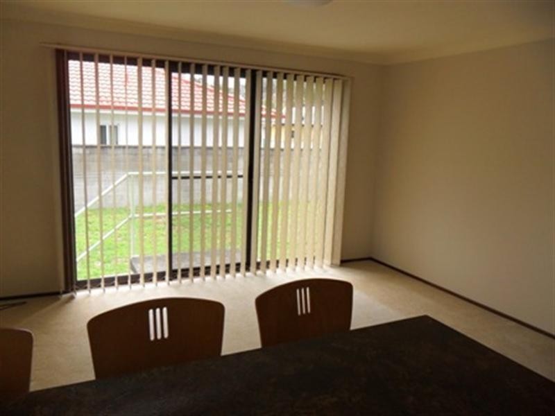 2/25 Gallipoli Avenue, Woy Woy NSW 2256