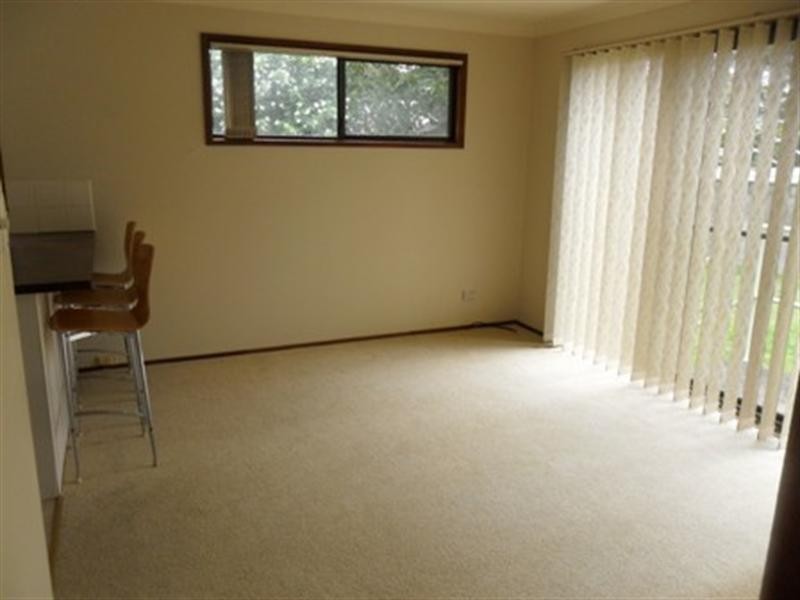 2/25 Gallipoli Avenue, Woy Woy NSW 2256