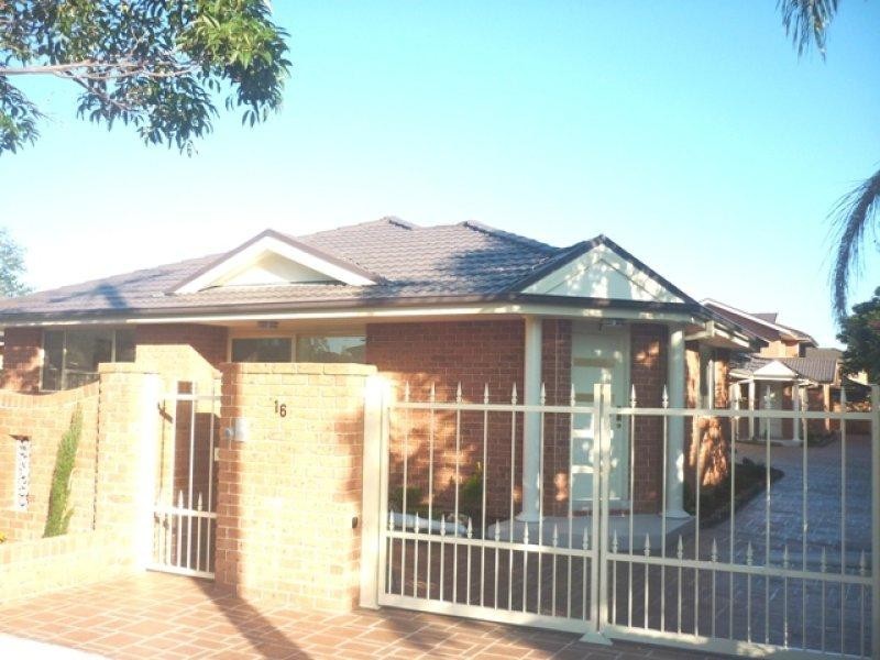 2/16 Farnell Road, Woy Woy NSW 2256