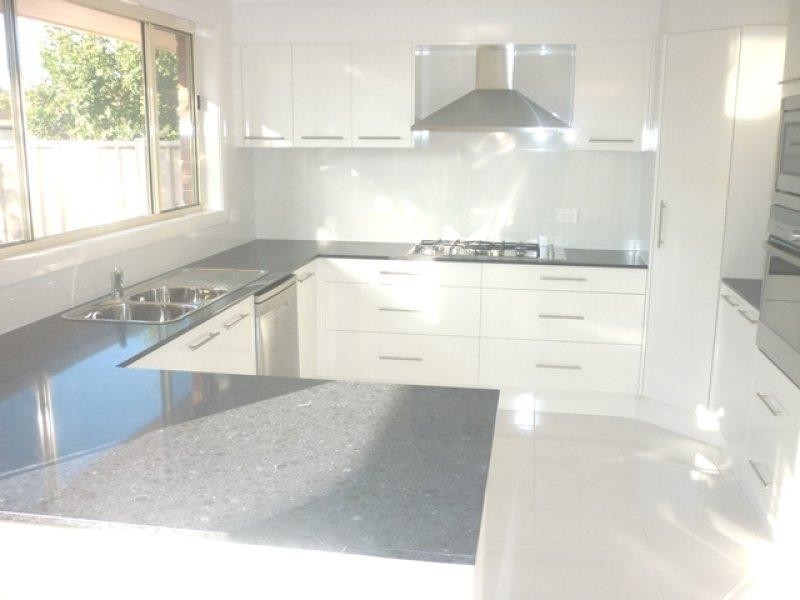 2/16 Farnell Road, Woy Woy NSW 2256