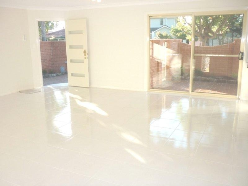2/16 Farnell Road, Woy Woy NSW 2256