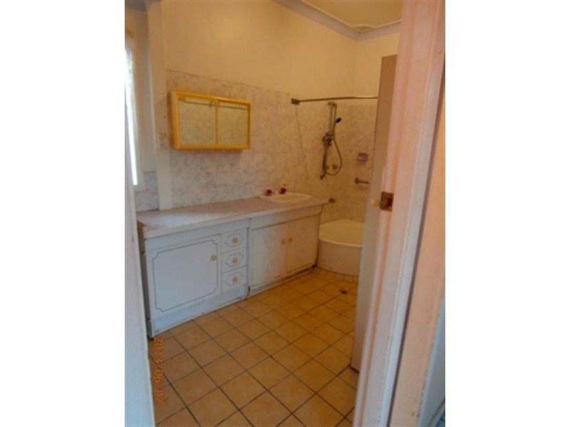 9 Cambridge Street, Umina Beach NSW 2257