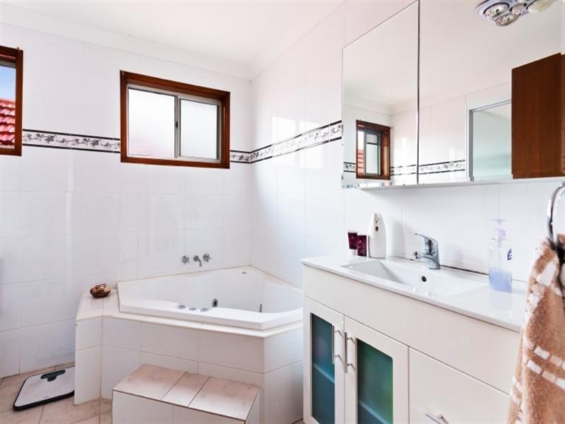 32a Samuel Street, Tempe NSW 2044