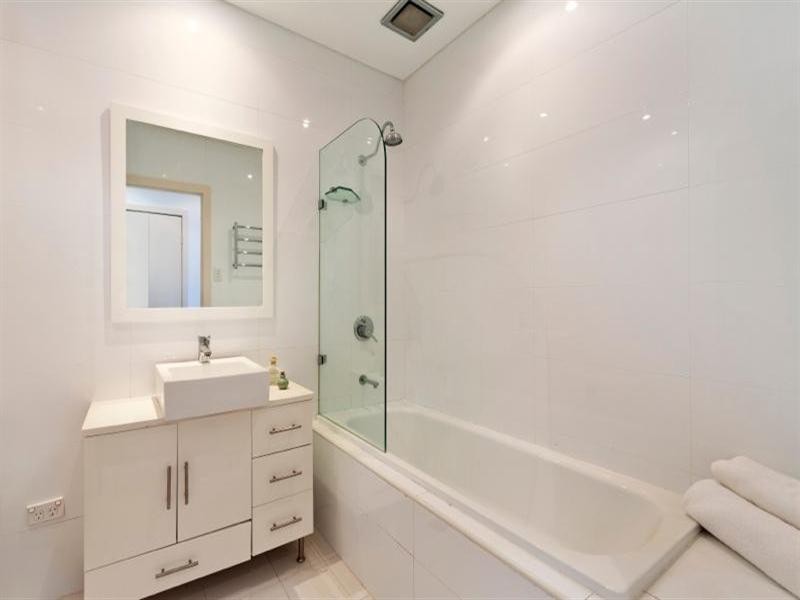 48 Kingsclear Road, Alexandria NSW 2015