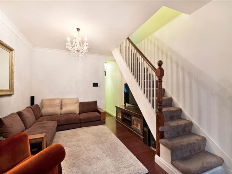 51 Lackey Street, St Peters NSW 2044