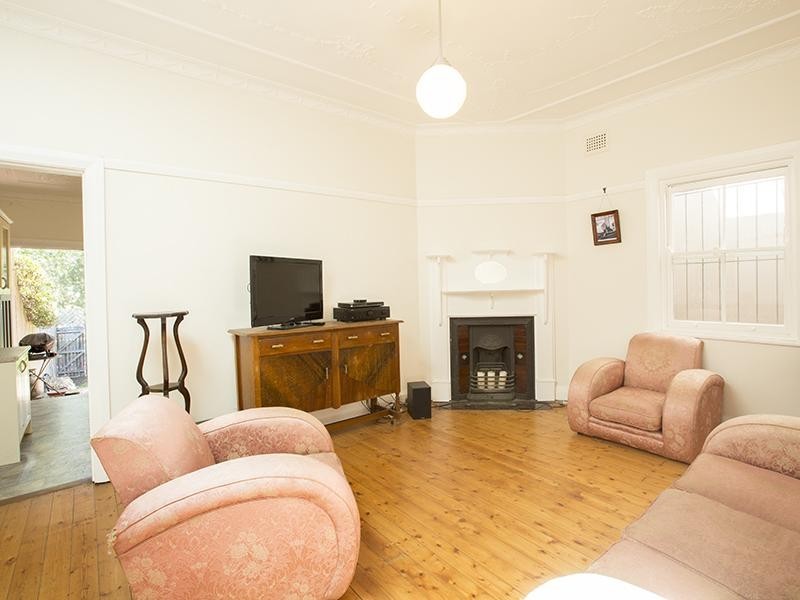 142 Rochford Street, Erskineville NSW 2043