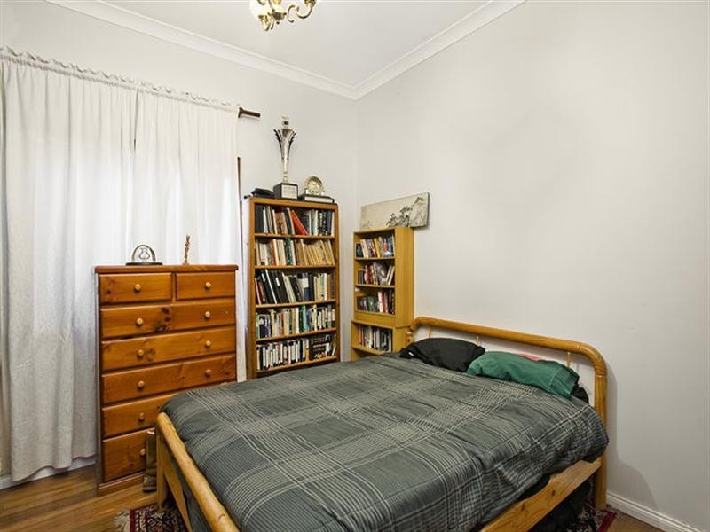 18 Station Street, Tempe NSW 2044