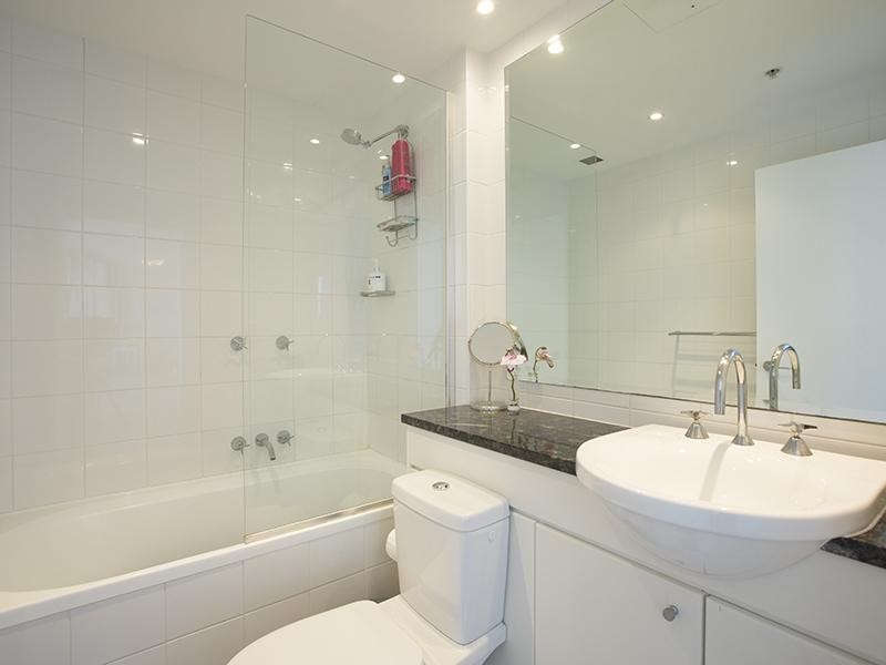 1404/221-229 Sydney Park Road, Erskineville NSW 2043