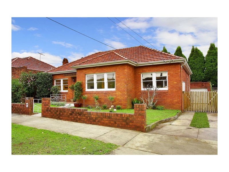 52 Arthur Street, Rodd Point NSW 2046