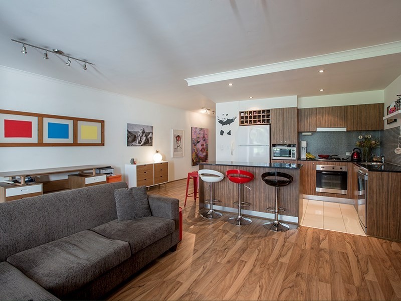 PO11/11-15 POWER, Alexandria NSW 2015