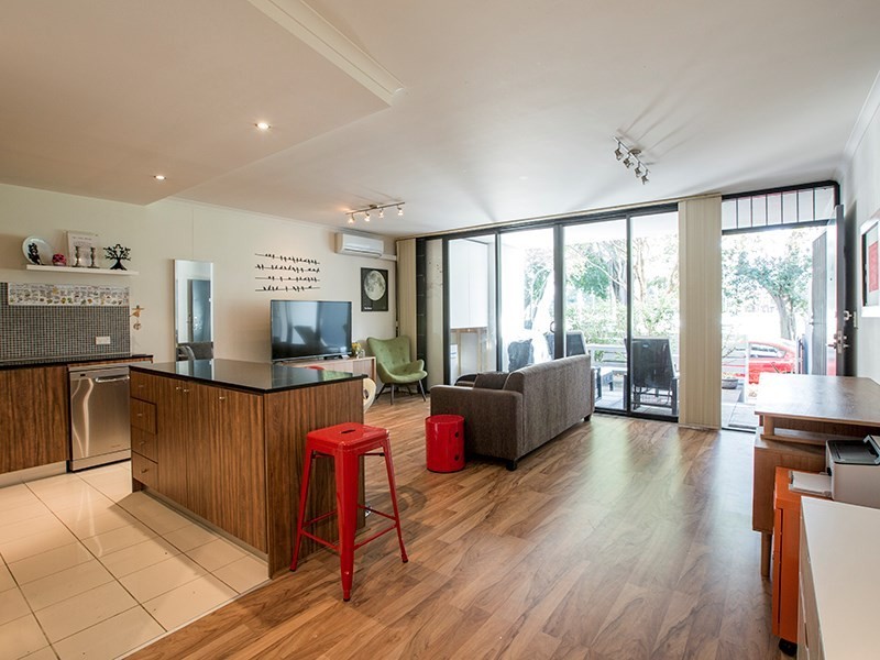 PO11/11-15 POWER, Alexandria NSW 2015