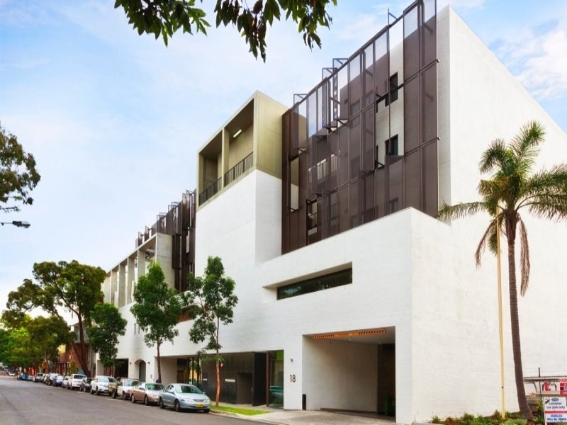 102/18 Danks Street, Waterloo NSW 2017