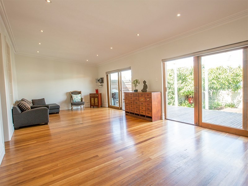 11 Kingston Road, Camperdown NSW 2050