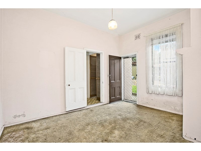 12 John Street, Tempe NSW 2044