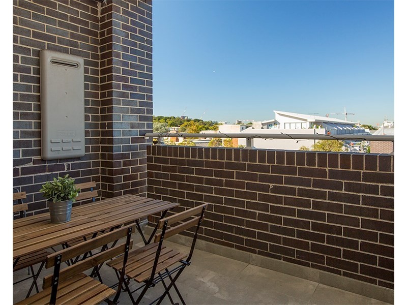 2/3 Henderson Road, Alexandria NSW 2015