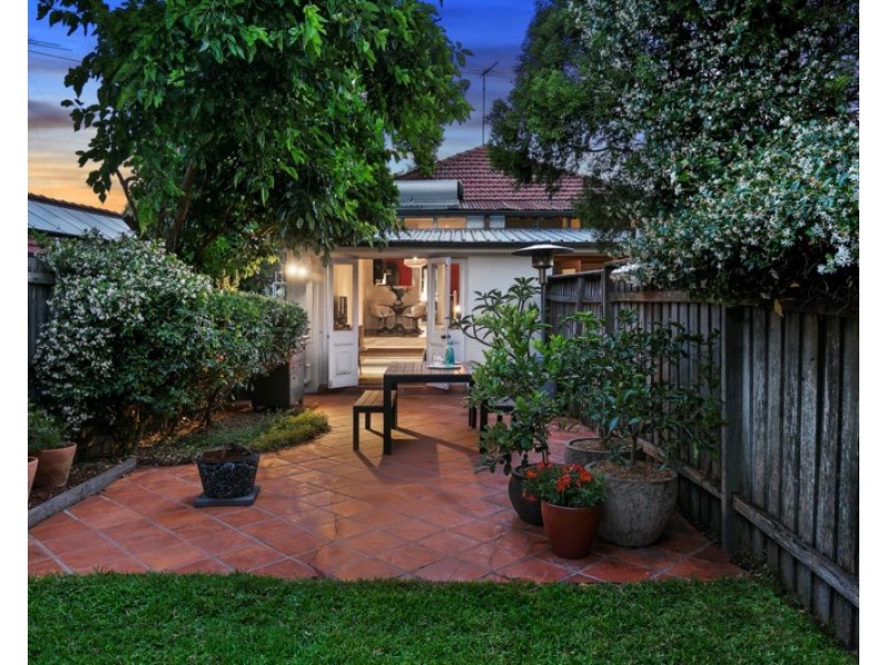 2/129 Warren Road, Marrickville NSW 2204