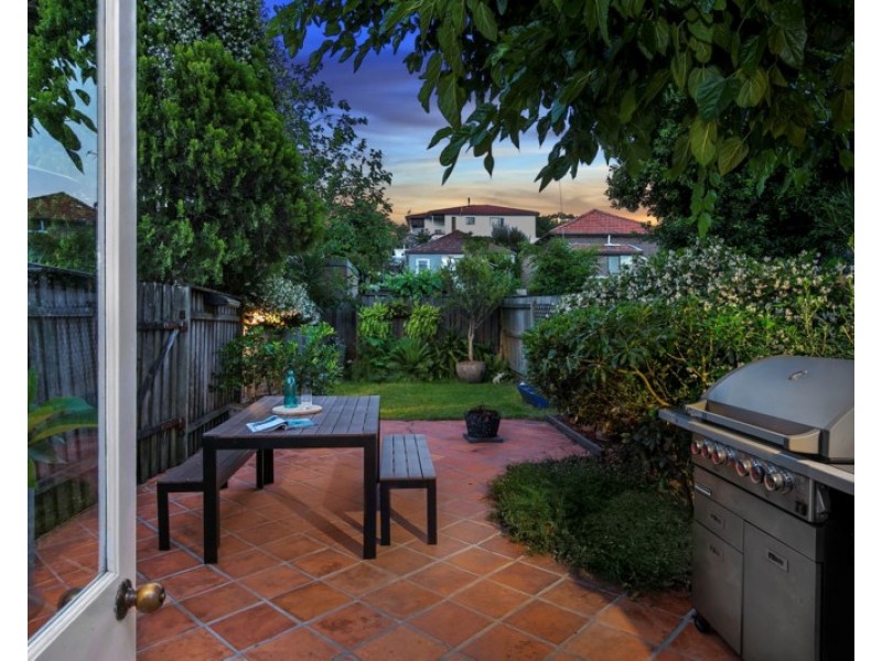 2/129 Warren Road, Marrickville NSW 2204