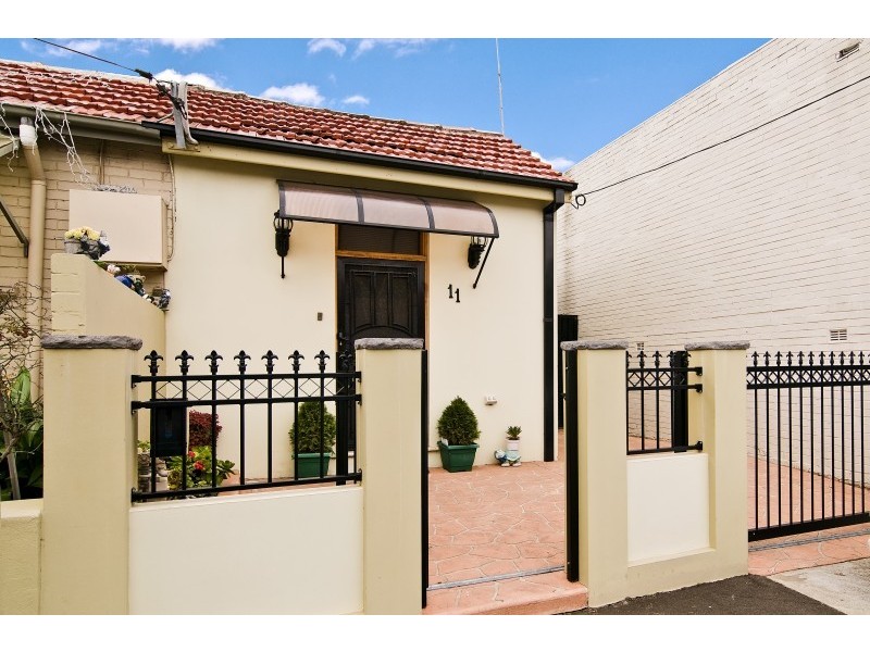 11 Hawksley Street, Waterloo NSW 2017