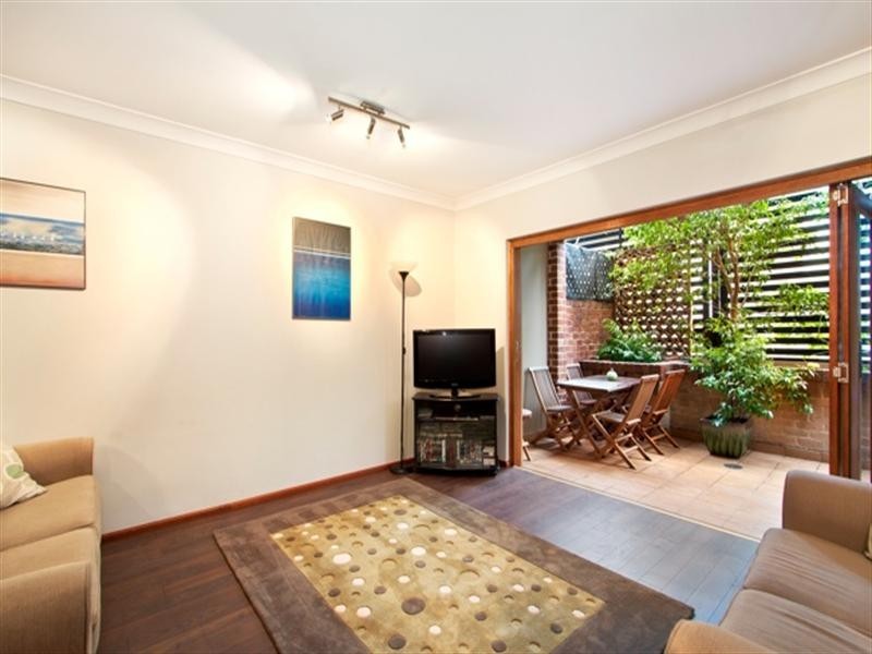 2/11-17 Wyndham Street, Alexandria NSW 2015