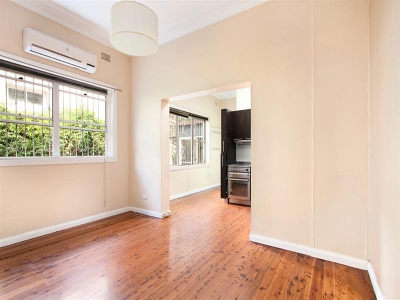 11 Florence Street, St Peters NSW 2044