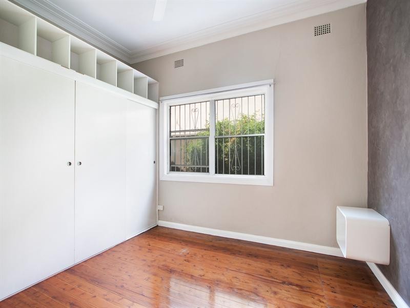 11 Florence Street, St Peters NSW 2044