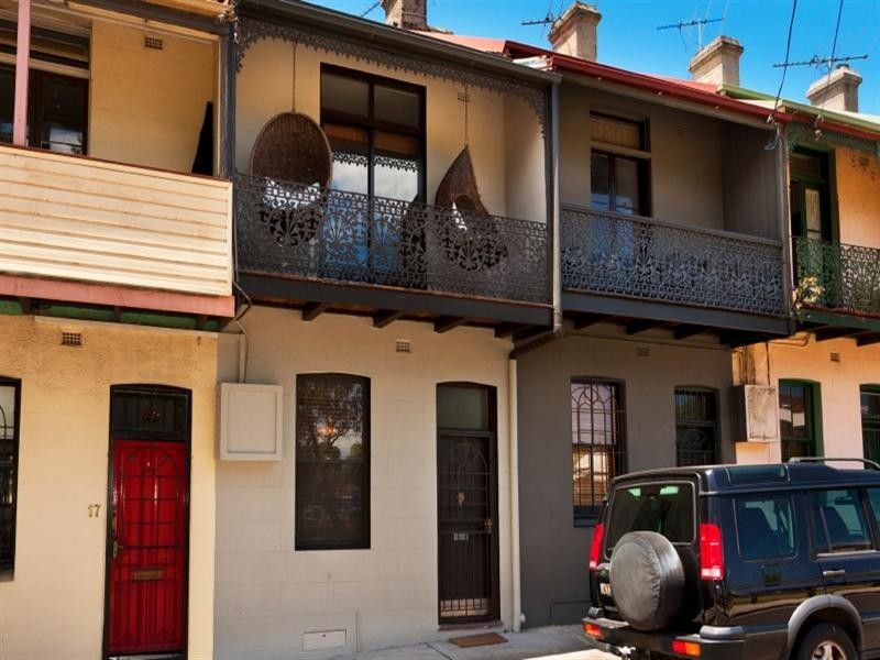 15 Council Street, St Peters NSW 2044