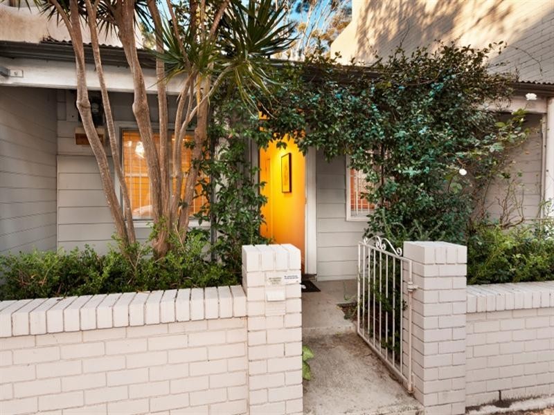 48 Kingsclear Road, Alexandria NSW 2015
