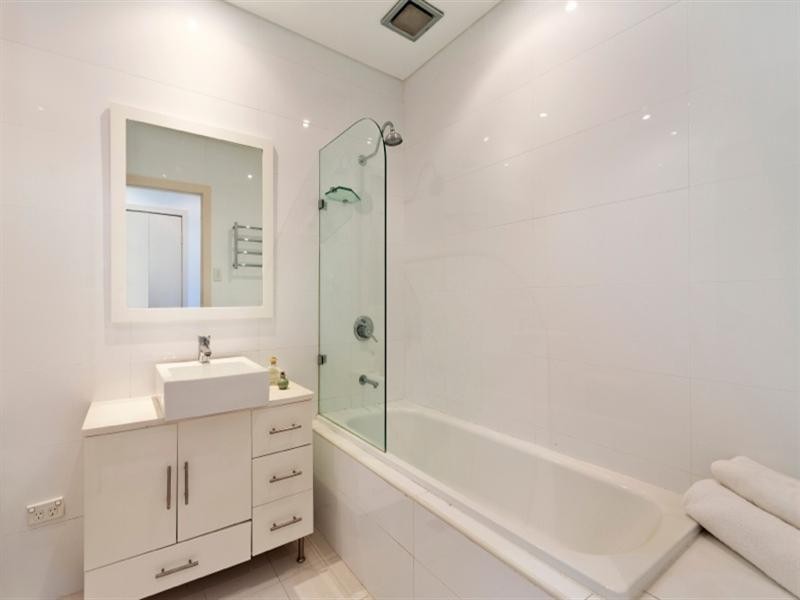48 Kingsclear Road, Alexandria NSW 2015