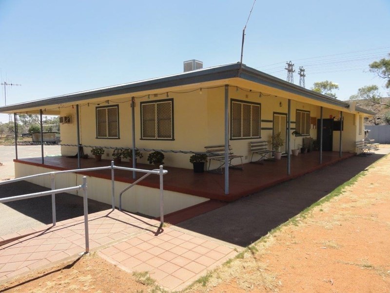 100 Eyre Street, Broken Hill NSW 2880