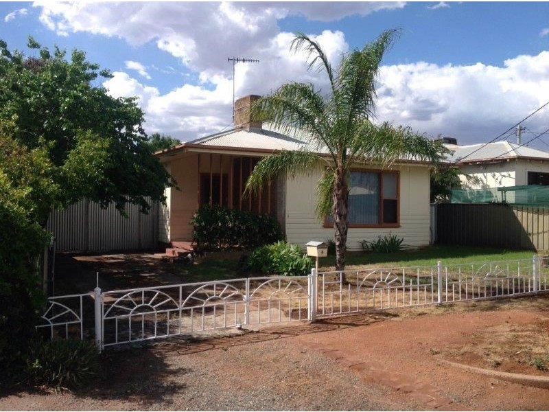 4 Railway Parade, Broken Hill NSW 2880