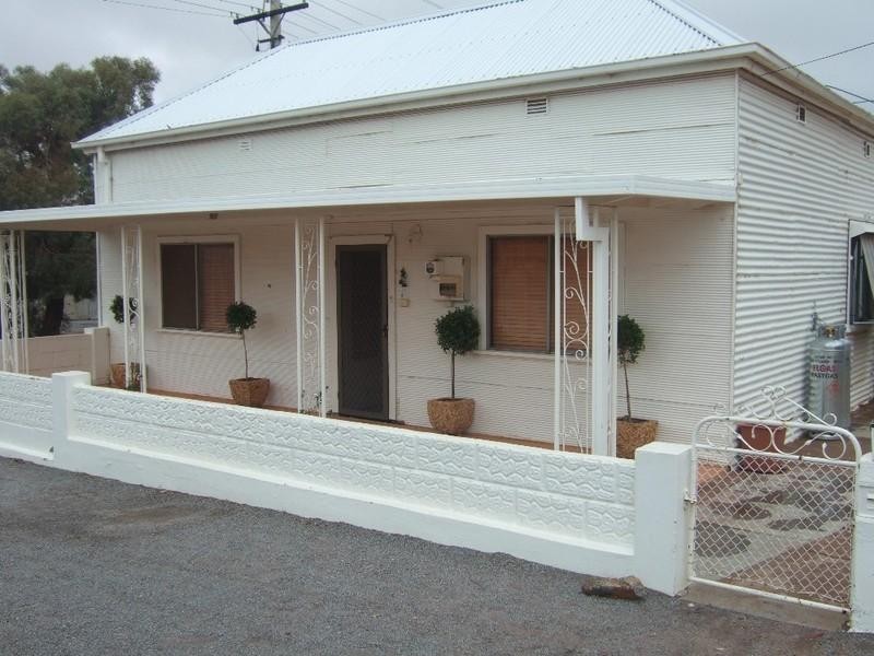 300 Piper Street, Broken Hill NSW 2880