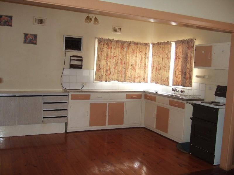 7 Racecourse Road, Broken Hill NSW 2880