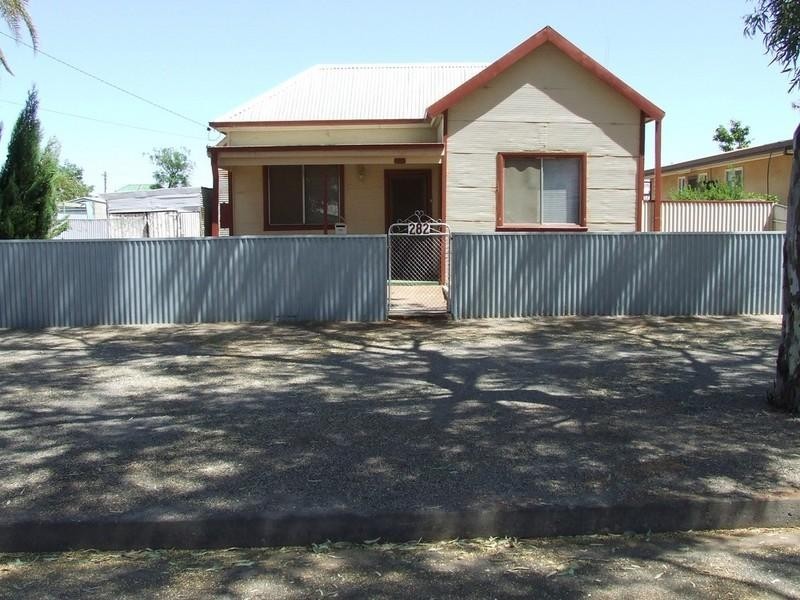 282 Hebbard Street, Broken Hill NSW 2880