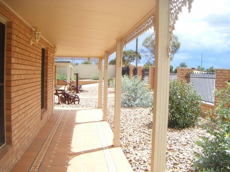727 Chapple Street, Broken Hill NSW 2880
