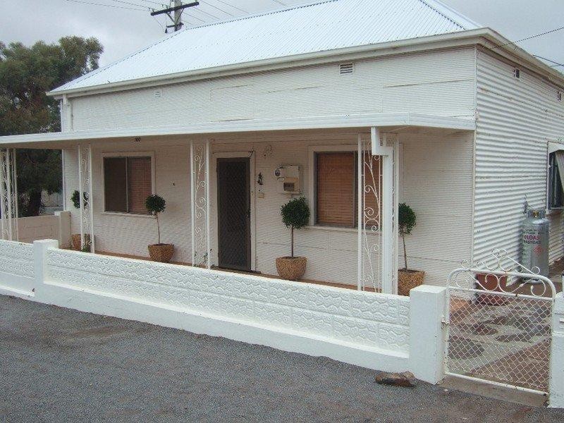 300 Piper Street, Broken Hill NSW 2880