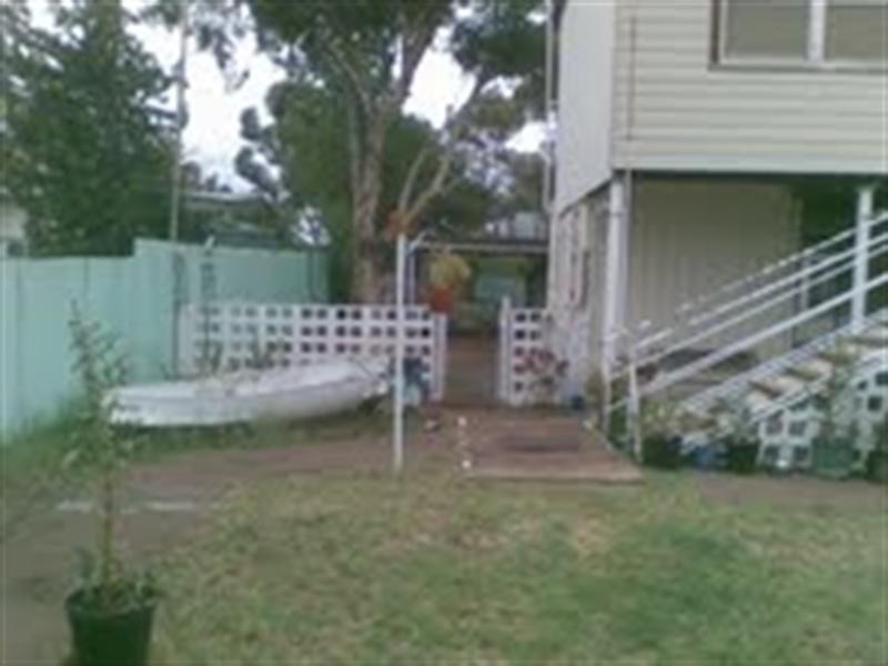 40 Lakeview Avenue, Menindee NSW 2879