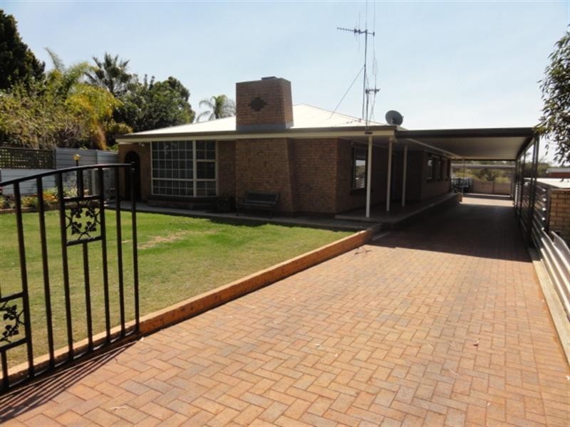 38 Brooks Street, Broken Hill NSW 2880