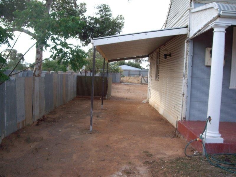 80 Gaffney Lane, Broken Hill NSW 2880