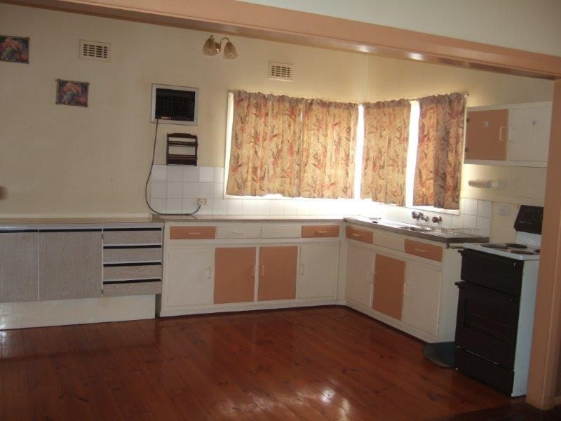 7 Racecourse Road, Broken Hill NSW 2880