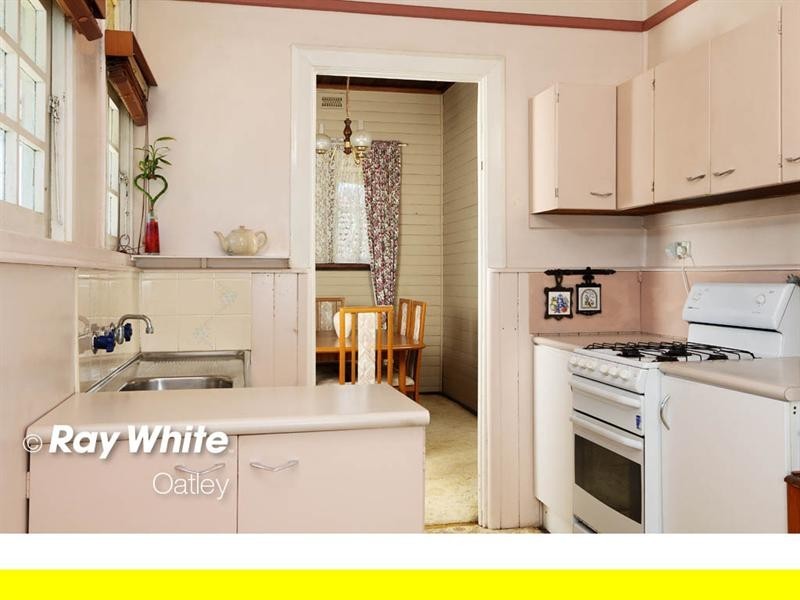 28 Boorara Avenue, Oatley NSW 2223